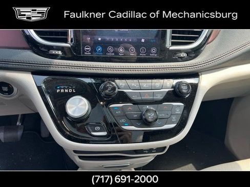Used 2020 Chrysler Pacifica Limited w/ Advanced Safetytec Group FWD image 30