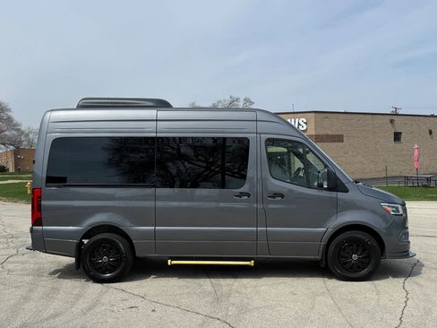 Used 2025 Mercedes-Benz Sprinter 2500 image 8