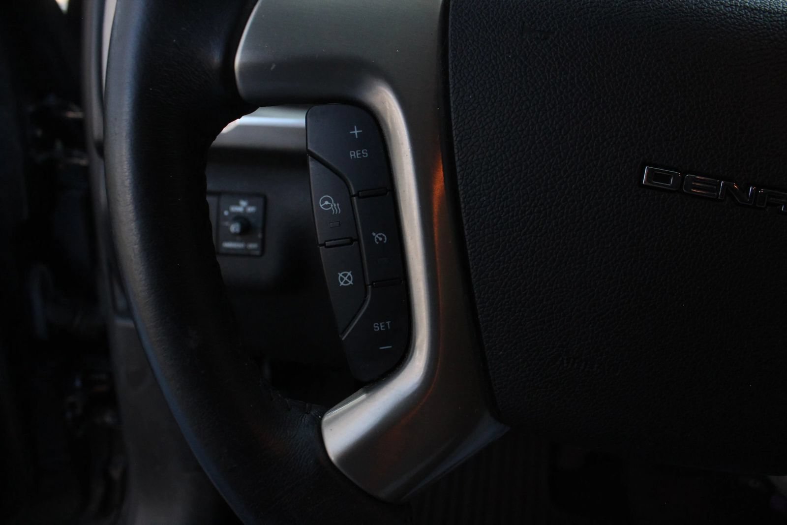 Used 2016 GMC Acadia Denali AWD/4WD image 28