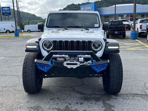 Used 2025 Jeep Wrangler Unlimited Rubicon 4xe w/ Convenience Group AWD/4WD image 2