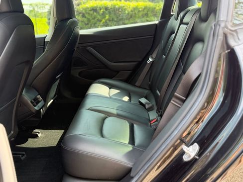 Used 2018 Tesla Model 3 Long Range RWD image 13