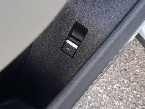 Certified 2024 Audi Q8 e-tron Premium Plus w/ Premium Plus Package image 20