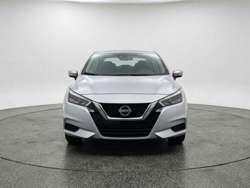Used 2025 Nissan Versa SV FWD image 2