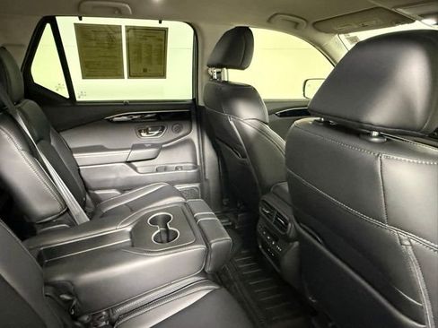 Used 2025 Honda Pilot EX-L image 42