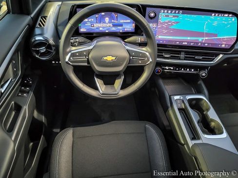 New 2026 Chevrolet Equinox EV LT image 10