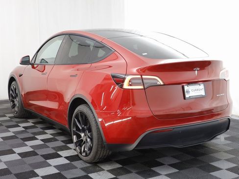 Used 2023 Tesla Model Y Long Range image 17