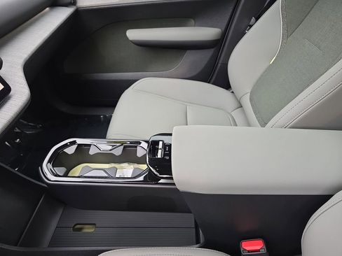 New 2025 Volvo EX30 Plus w/ Protection Package Premier image 34