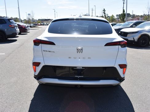 Used 2025 Buick Envista Sport Touring image 8