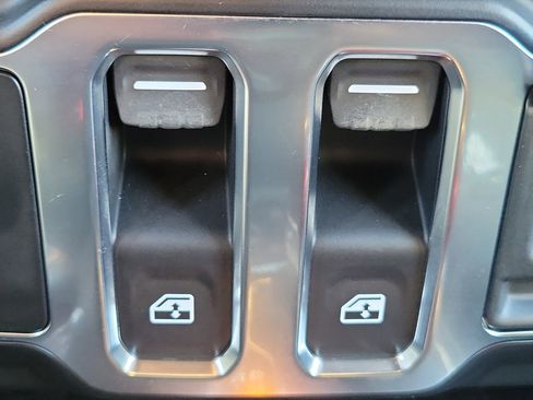 Used 2021 Jeep Wrangler Sport w/ Technology Group image 23