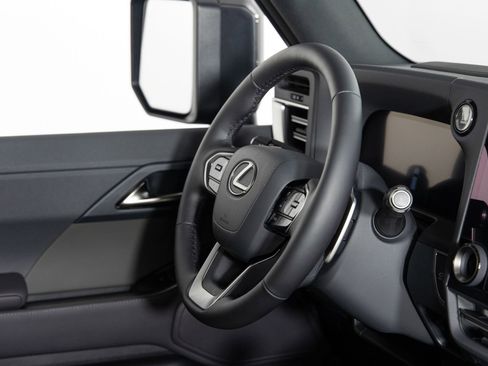 Used 2025 Lexus GX 550 image 26