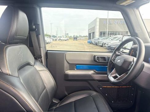 Used 2023 Ford Bronco Badlands AWD/4WD image 16