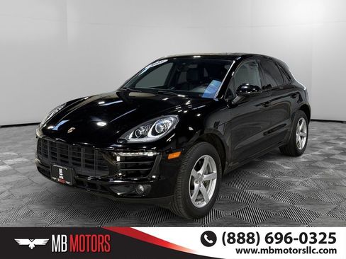 Used 2018 Porsche Macan Base w/ Premium Package image 10