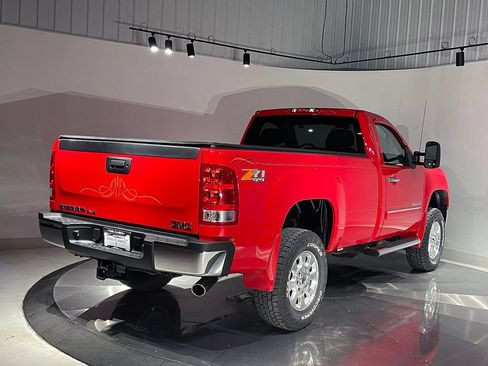 Used 2011 GMC Sierra 2500 SLE w/ SLE Preferred Package AWD/4WD image 5
