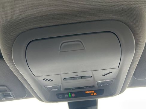 Used 2022 Chevrolet Equinox Premier image 15