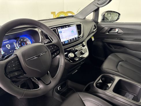 New 2026 Chrysler Pacifica Select w/ S Appearance Package image 27