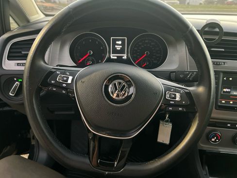 Used 2016 Volkswagen Golf S image 19
