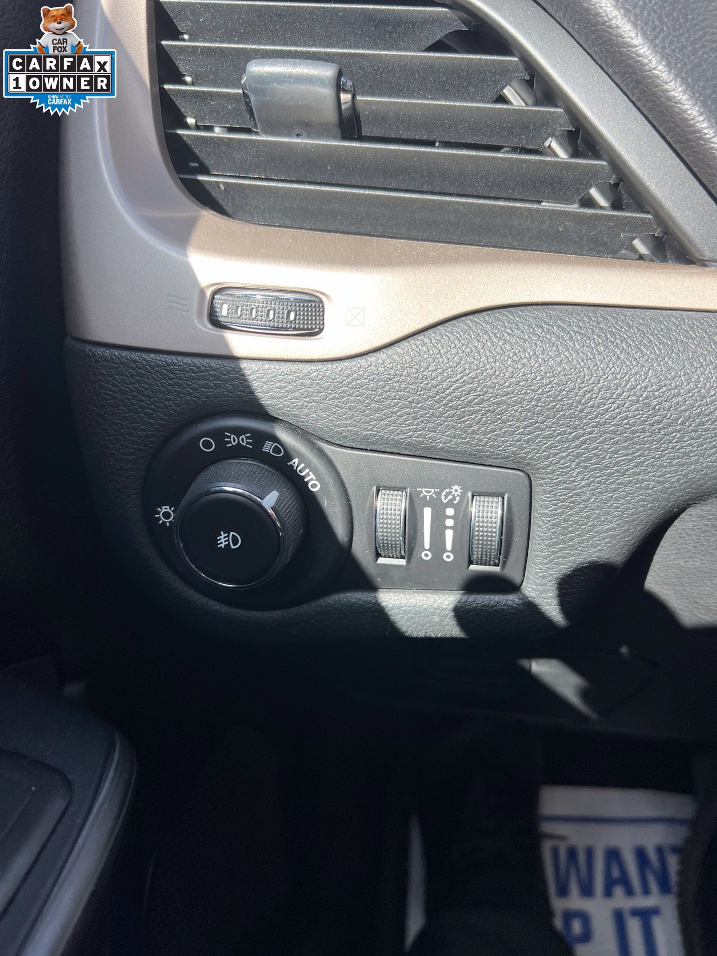 Used 2015 Jeep Cherokee Limited FWD image 25