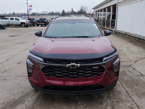 Used 2025 Chevrolet Trax RS w/ Sunroof Package image 3