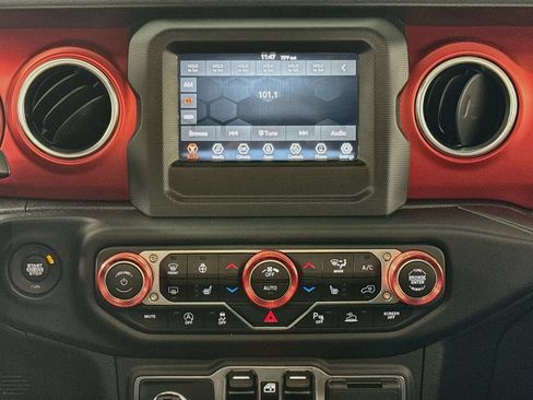 Used 2021 Jeep Wrangler Unlimited Rubicon w/ LED Lighting Group AWD/4WD image 14