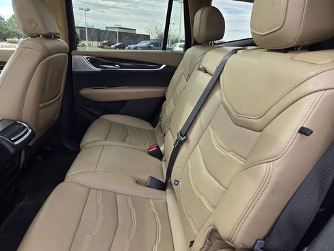 Used 2022 Cadillac XT6 Premium Luxury w/ Platinum Package image 3