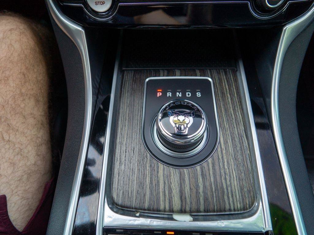 Used 2018 Jaguar XF S RWD image 26