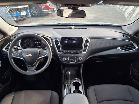 Used 2019 Chevrolet Malibu LS image 3