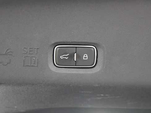 Used 2025 Ford Expedition Platinum AWD/4WD image 27