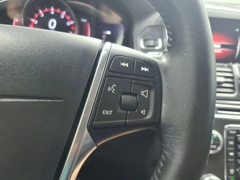 Used 2016 Volvo XC60 T5 Platinum w/ Climate Package AWD/4WD image 32