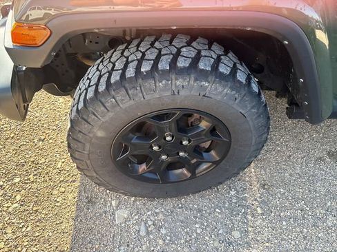 Used 2023 Jeep Gladiator Sport AWD/4WD image 6