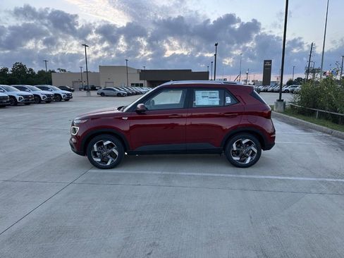 New 2025 Hyundai Venue Limited image 8