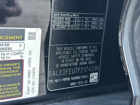 Used 2023 Land Rover Defender 130 X-Dynamic SE image 36