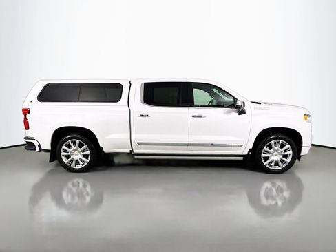 Used 2023 Chevrolet Silverado 1500 High Country w/ High Country Premium Package AWD/4WD image 8