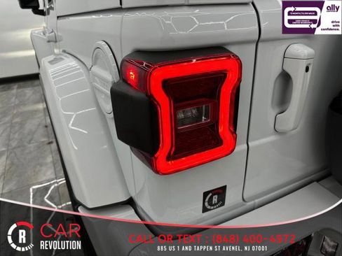 Used 2021 Jeep Wrangler Unlimited Sahara AWD/4WD image 37