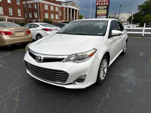 Used 2014 Toyota Avalon XLE FWD image 3