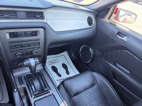 Used 2012 Ford Mustang Premium image 22