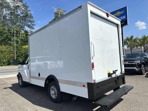 New 2025 Chevrolet Express 3500 Work Van w/ Power Convenience Package image 14