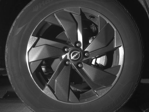 Used 2025 Nissan Rogue SV image 13