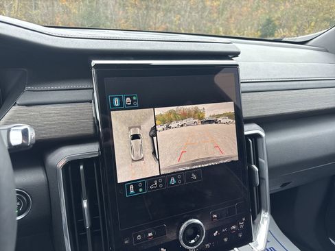 Used 2025 GMC Acadia Denali w/ LPO, All-Weather Package image 20