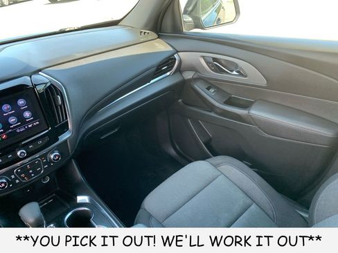 Used 2023 Chevrolet Traverse LT FWD image 27