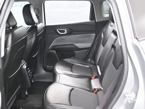 Used 2022 Jeep Compass Latitude image 31