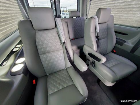 Used 2024 Mercedes-Benz Sprinter 2500 image 27