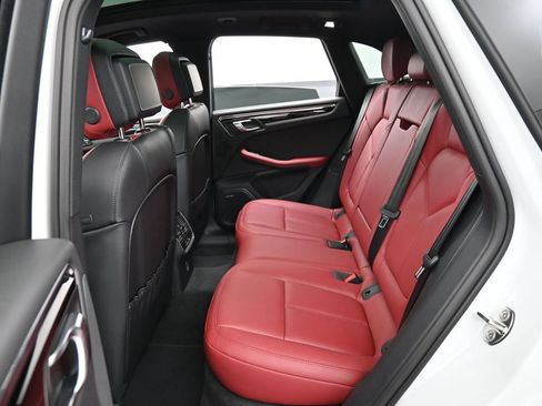 Certified 2026 Porsche Macan AWD/4WD image 25