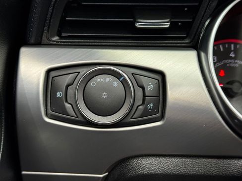 Used 2019 Ford Mustang Premium RWD image 31