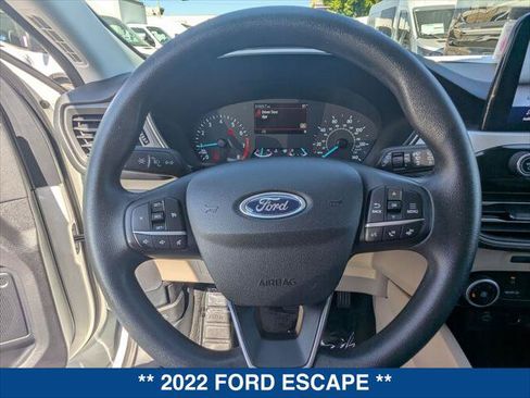 Used 2022 Ford Escape SE FWD image 13
