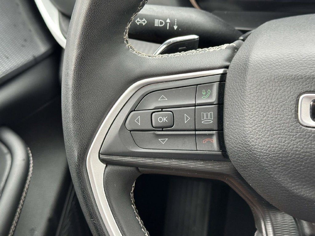 Used 2023 Jeep Grand Cherokee L Laredo w/ Luxury Tech Group I AWD/4WD image 22