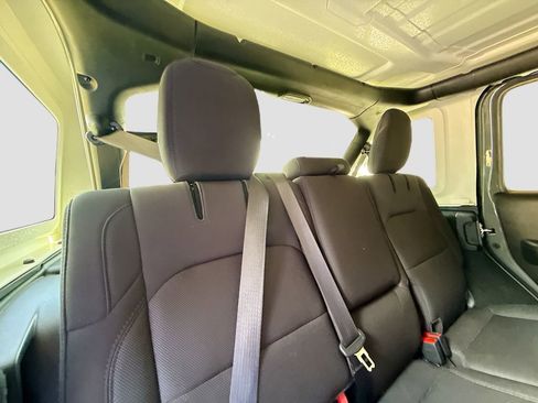 Used 2023 Jeep Wrangler Unlimited w/ Cold Weather Group AWD/4WD image 32