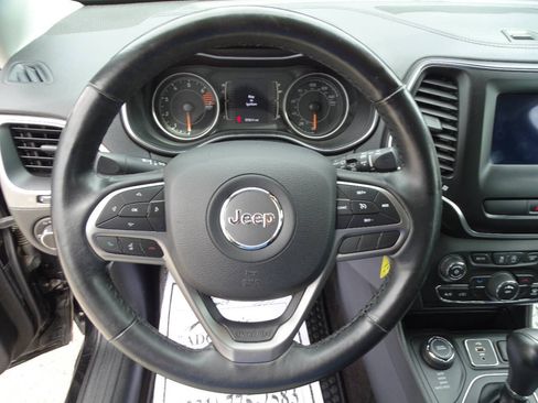 Used 2019 Jeep Cherokee 4WD Latitude w/ Cold Weather Group image 13