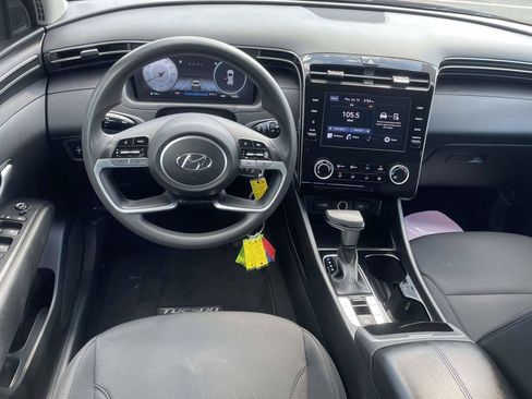 Certified 2024 Hyundai Tucson SE FWD image 9