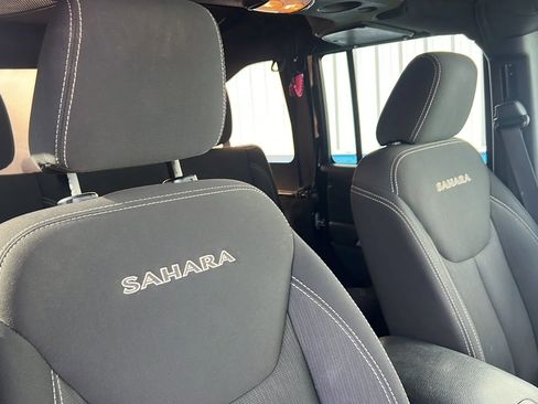 Used 2016 Jeep Wrangler Unlimited Sahara AWD/4WD image 21