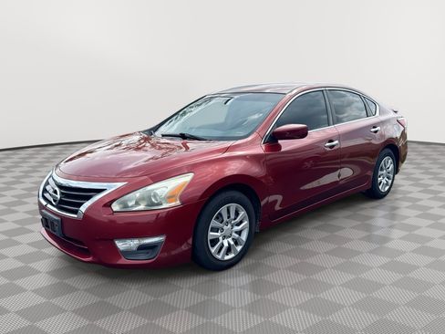 Used 2013 Nissan Altima 2.5 S FWD image 1